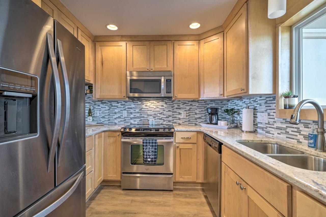 Beachfront Condo With Unobstructed Ocean Views! Oak Island Exteriör bild