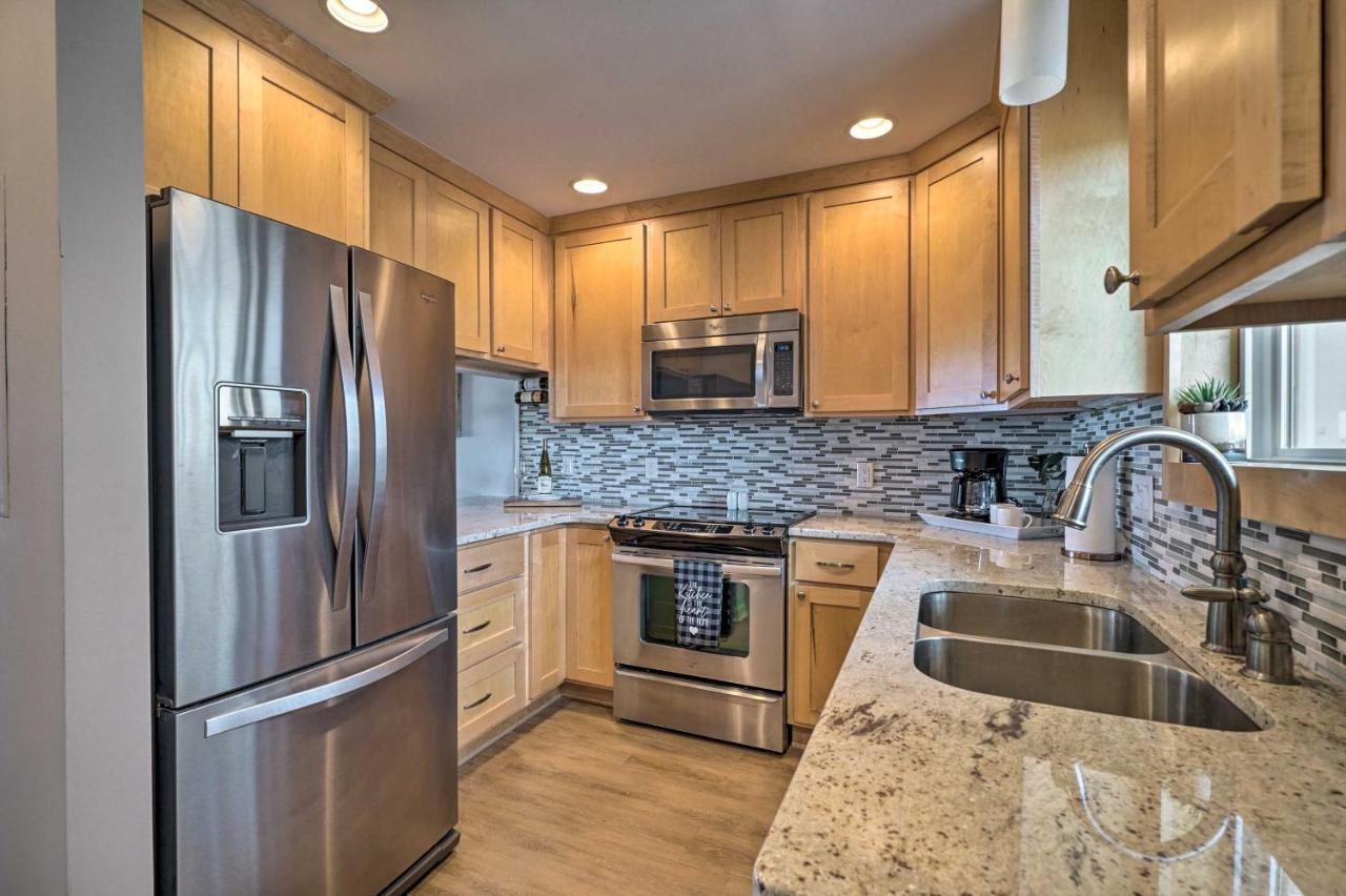 Beachfront Condo With Unobstructed Ocean Views! Oak Island Exteriör bild
